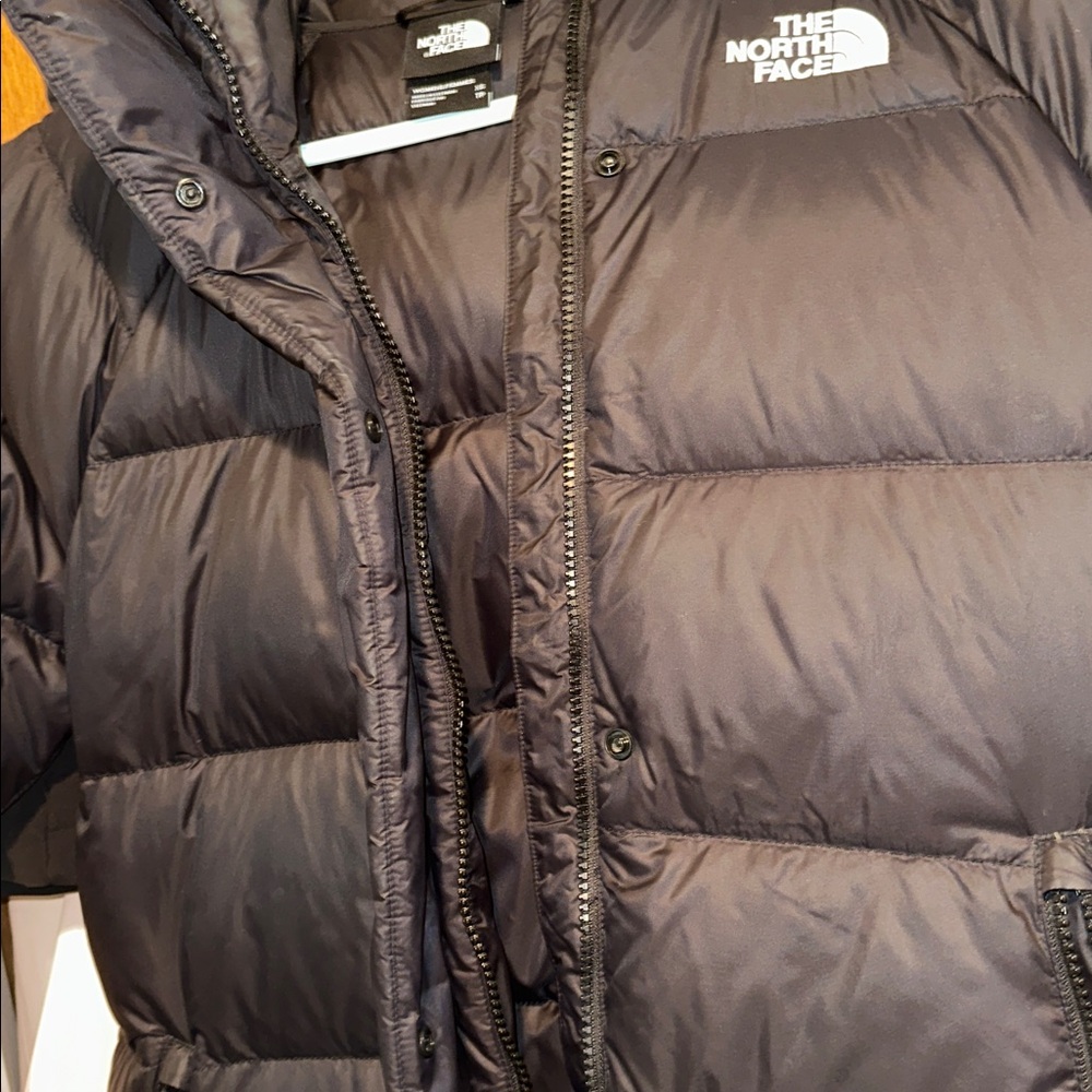 The North Face Women's Long Black Puffer Jacket - Picture 12 of 12